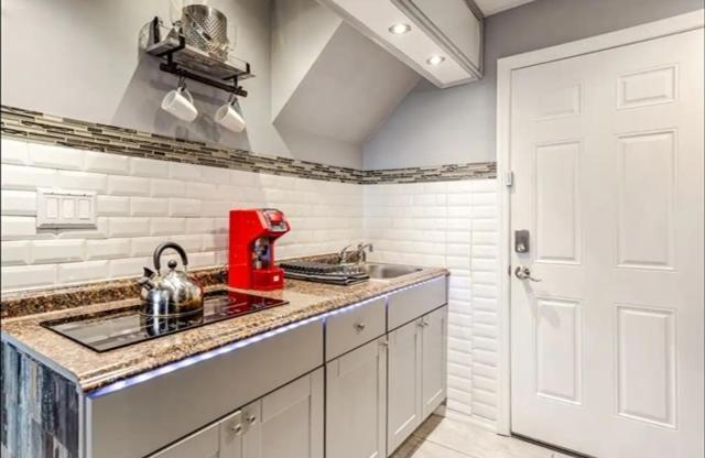 Brooklyn Spacious Space With Private Entrance, Bathroom, & Backyard - Full-Kitchen New York Exteriér fotografie